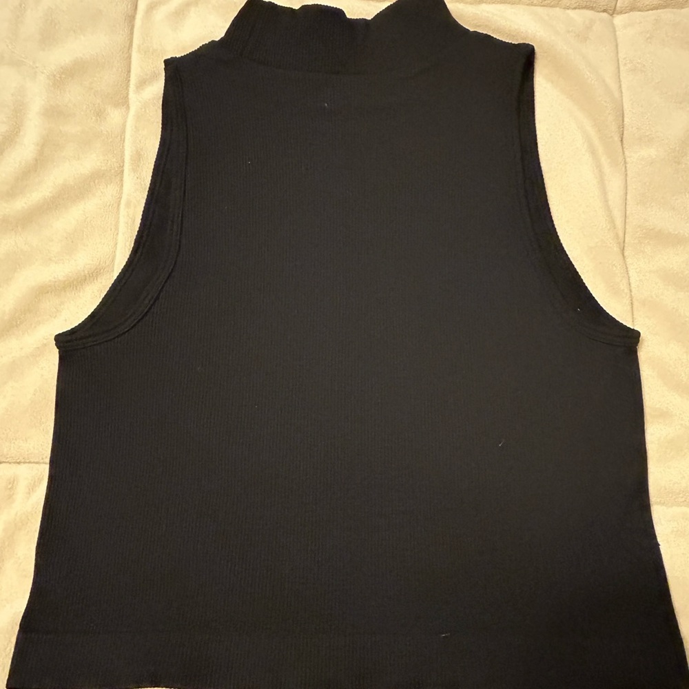 Aura Black Ribbed Mock Neck Crop Top NWOT - Picture 3 of 3